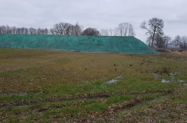 Hydroseeding geluidswal te Enter